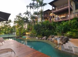 5 The Point Apartments Port Douglas，位于道格拉斯港的酒店