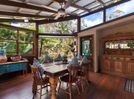 Eclectic Oasis in Doonan, Sunshine Coast，位于Doonan的酒店