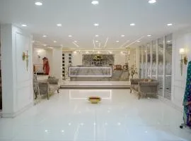 Pearl Courtyard