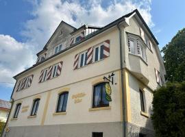 Brauereigasthof Schlüsselkeller，位于布伦茨河畔金根的酒店