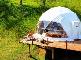 Nomad Glamping，位于ŠipovoSpomenik Ivi Loli Ribari附近的酒店