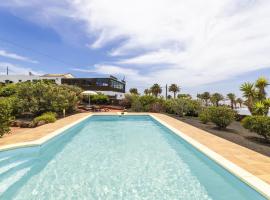 Maretas - Apartamento rural con piscina，位于Las Breñas的酒店