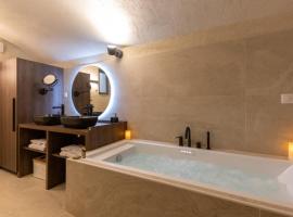 Cocoon du vieux Lyon - Luxury apartment - Balneo，位于里昂的带按摩浴缸的酒店
