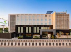 Lemon Tree Hotel Agra，位于Shikohābād的酒店
