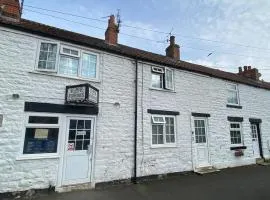 3 Bedroom Cottage Sleeps 5 village location