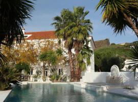 帕迪索拉雷斯魅力酒店，位于埃斯特雷莫斯的酒店