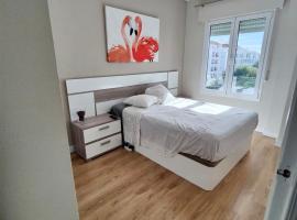 Cosy 2BR flat in Nuevo Portil city centre，位于埃尔波提尔的公寓