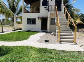 Los Amores Apartments B，位于Pérula的酒店