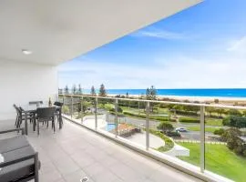 Kirra Beach
