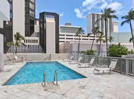 Modern Studio - Heart of Waikiki with Parking!