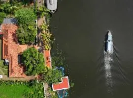 The Backwater Heritage -Unwind on tranquil Alleppey backwaters