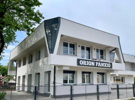 Orion Panzió，位于豪伊杜索博斯洛的酒店