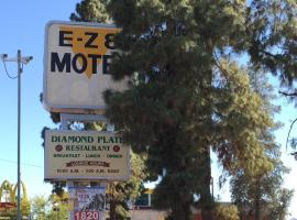 EZ 8爱尔波特汽车旅馆，位于凤凰城的汽车旅馆