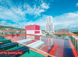 SLEEP WITH ME HOTEL design hotel @ patong (SHA Plus+)，位于芭东海滩的酒店