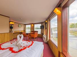 Fortuna Boat Hotel Budapest，位于布达佩斯的船屋