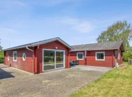 Holiday Home Aku - 24km from the sea in Western Jutland by Interhome，位于霍耶的酒店