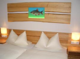 Karpfenhotel & Herrenhaus im Gasthaus Sindel-Buckel，位于福伊希特旺根的酒店