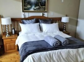 Uitenhage Apartment - 4 Graaff-Reinet Rd，位于Uitenhage的公寓