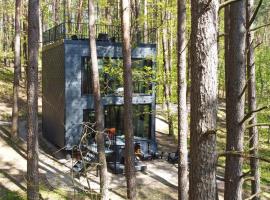 Premium Forest Bungalow with Ofuro Tub，位于Luokesos Sen的露营地