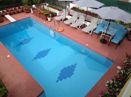 Villa in Panorama, Thessaloniki, with a swimming pool. Host: Mr. George，位于塞萨洛尼基的别墅