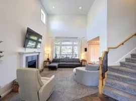 New Listing! 3 Bedroom with Hot Tub