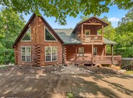 Main Lodge at Lake Forest Cabins，位于尤里卡斯普林斯的酒店