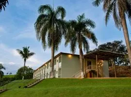 Hotel Fazenda Vale da Cachoeira，位于塞拉内格拉的宠物友好酒店