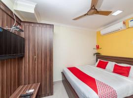 OYO Anandha Rooms，位于Āvadi的酒店