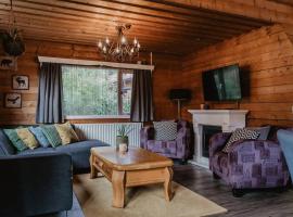 Cosy and Romantic forest house met SAUNA op de Veluwe，位于皮滕的酒店