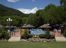 维拉吉奥阿尔伯格圣洛伦索圣卡塔林纳酒店，位于佩夏的酒店