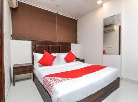 Flagship Hotel Star Light，位于Ferokh的酒店