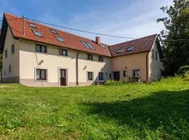 1 Bedroom Nice Apartment In Col
