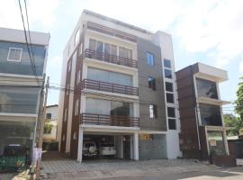 Lake view apartments No 01 and 02, No 358,Tritech Services and Solutions Pvt Limited Building，位于Boralesgamuwa的度假短租房