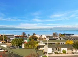 Lakeview Luxury - Taupo Holiday Apartment