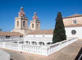 Grupoandria El Claustre de Ciutadella - HOSPEDERIA，位于休达德亚的酒店