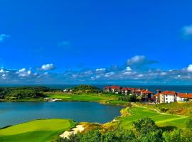 Thracian Cliffs Private Apartment，位于卡瓦尔纳的度假村