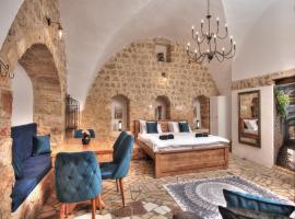 אבני החושן - סוויטות יוקרה בצפת העתיקה - Avnei Hachoshen - Luxury Suites in the Old City，位于萨法德的酒店