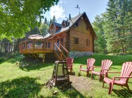Family Friendly Private Log Home 6 Person Remote Work Breathtaking Mountain Views，位于苏必利尔湖的酒店