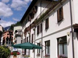 Hotel San Lorenzo，位于Bognanco的酒店