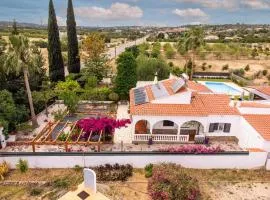Rustic Retreat in Algoz