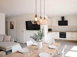 SKAN-PARK Ferienhäuser & Tiny Houses am Bärwalder See，位于Jahmen Ausbau的酒店