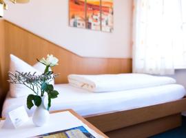 Stadthotel im Kolpinghaus，位于利珀河畔的韦尔纳的酒店