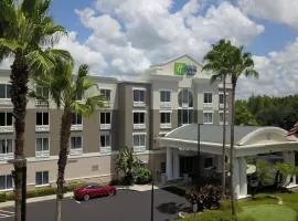 Holiday Inn Express and Suites Tampa I-75 at Bruce B. Downs by IHG，位于坦帕Zephyrhills Municipal Airport - ZPH附近的酒店