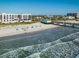 SpringHill Suites by Marriott Jacksonville Beach Oceanfront，位于杰克逊维尔海滩Times Square Plaza附近的酒店