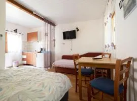 Studio Apartman Ema