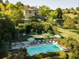 Villa - Mas de campagne prestigieux- Authentic french countryhouse in dream countryside，位于Algans的酒店
