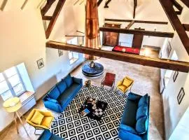 Moulin des ducs grand format by Vindihouses - piscine chaffée - escalade - billard - fitness - etc