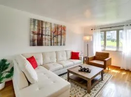 3 Mi to Downtown Pittsburgh Home with Balcony!