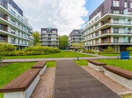 Golden Dune 100m od plaży，位于米兹多洛杰的带泳池的酒店