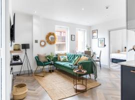 Livestay-Modern Apartments in Romford near Elizabeth Line，位于罗姆福特的酒店